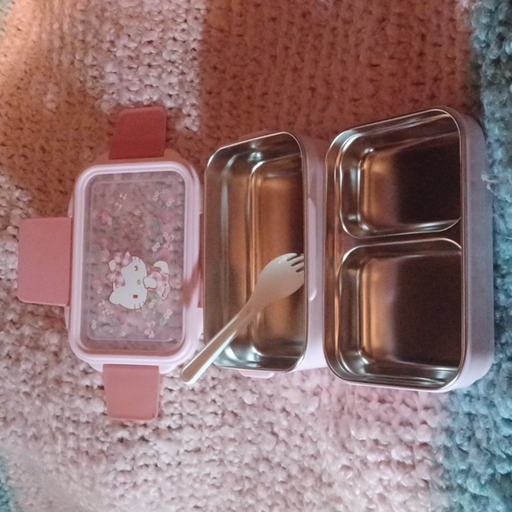 Hello Kitty Bento Box - Picture 5 of 6
